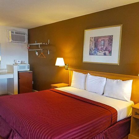 Americas Best Value Inn Холбрук Екстериор снимка