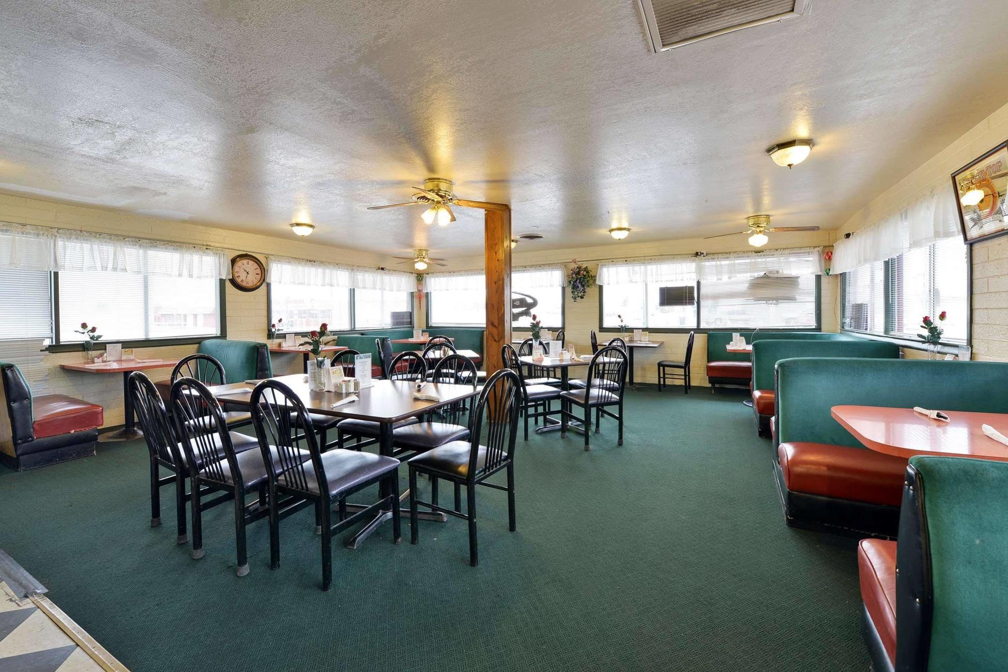 Americas Best Value Inn Холбрук Екстериор снимка